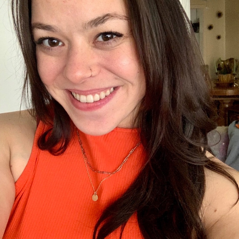 Meet your Posher, Alexis